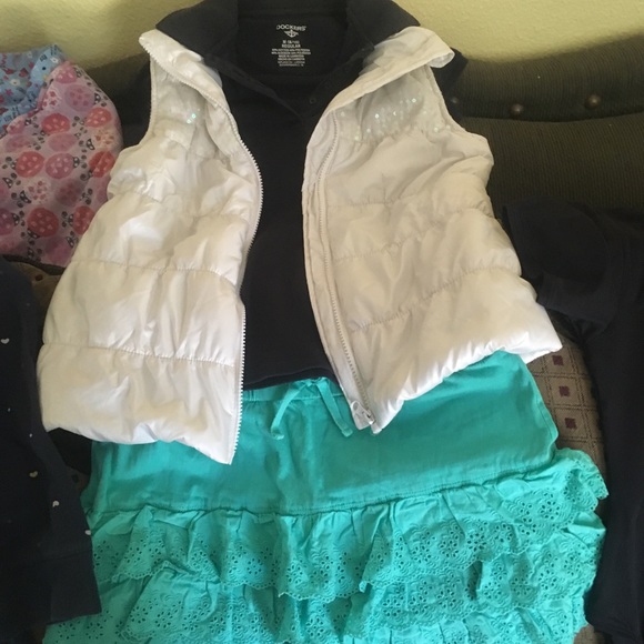 Bundle clothes size 10-12 and Mine boots size 1 - Picture 2 of 8